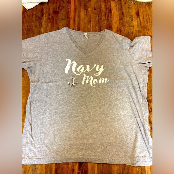 Navy Mom Gray Tshirt Size XL - Good Condition - Picture 1 of 2